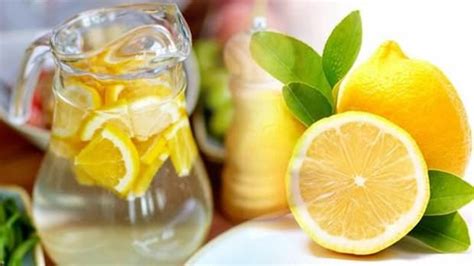 her sabah limonlu su içmek mideye zarar verir mi